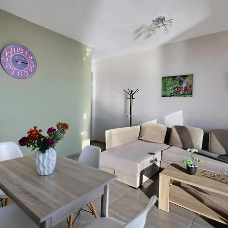 Akrotiri Panorama- Luxury With Sea View